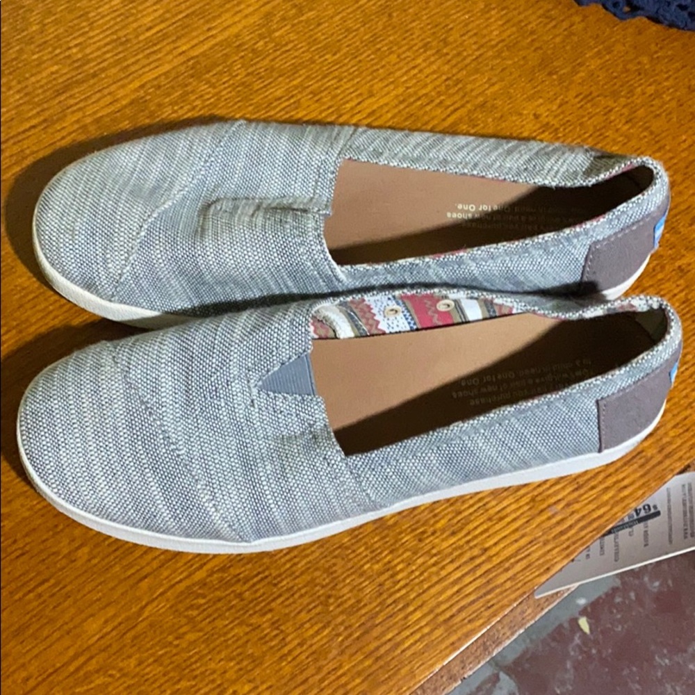 Toms slip ons